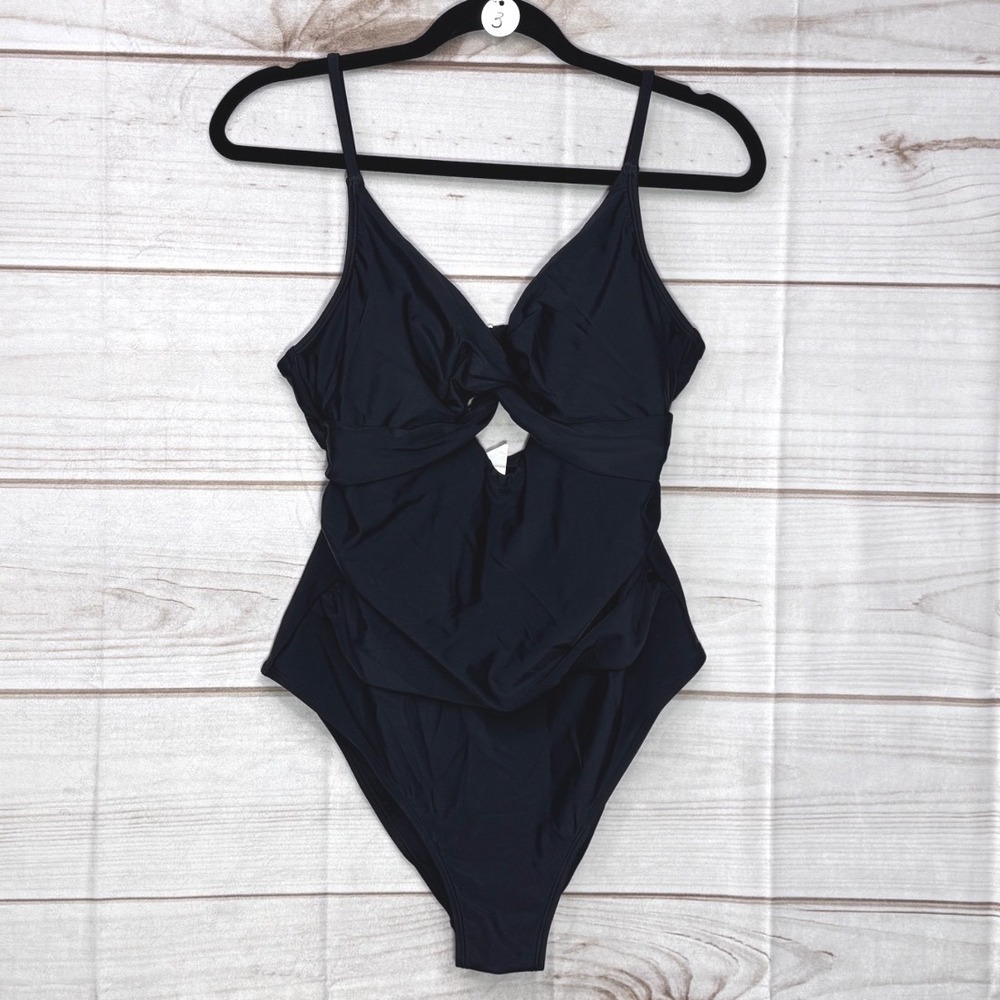 NWT Cupshe Womens Twist Front Keyhole One Piece Swimsuit Black Large Beach Pool